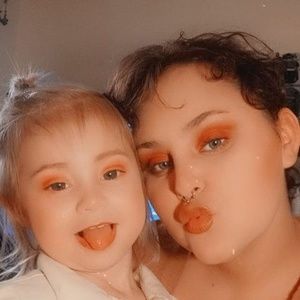 Meet your Posher, Cheynita